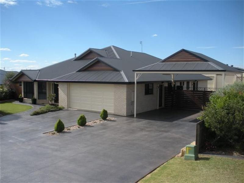 74 Smythe Drive, Highfields QLD 4352