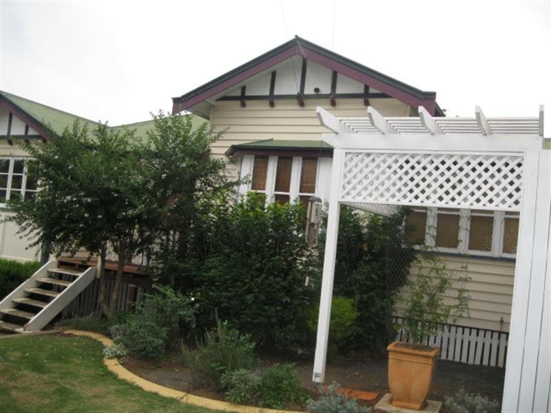 106 Holberton Street, Newtown QLD 4350