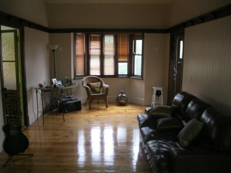 106 Holberton Street, Newtown QLD 4350