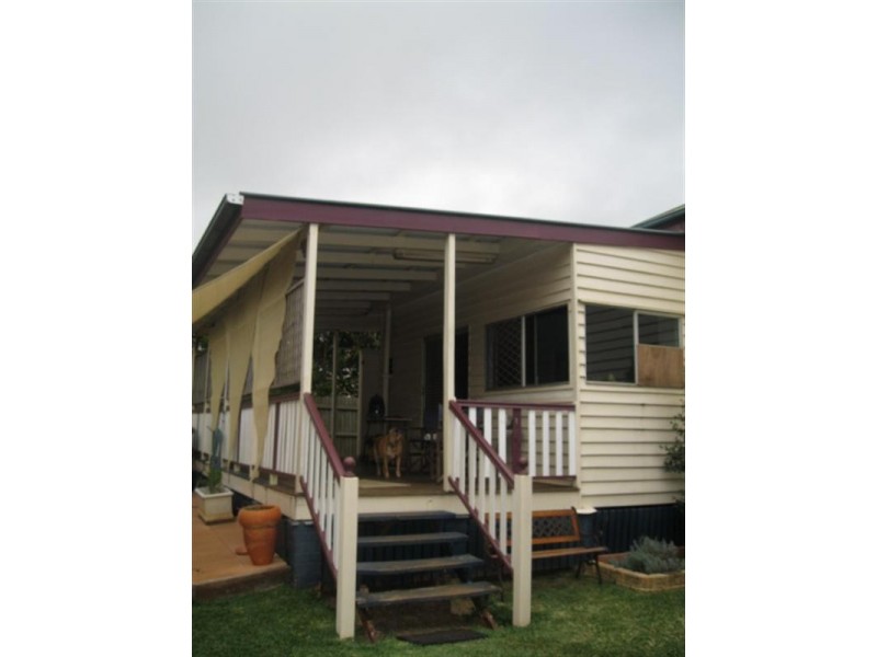106 Holberton Street, Newtown QLD 4350