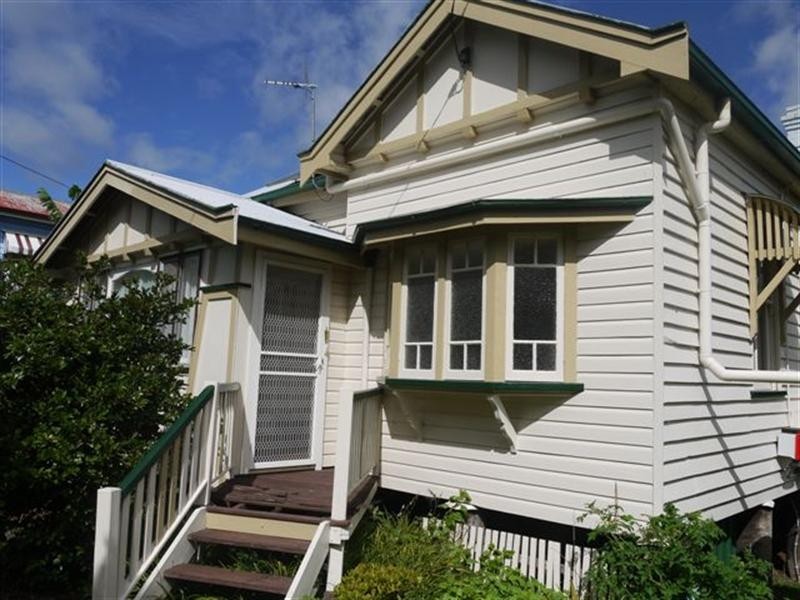 106 Bridge Street, East Toowoomba QLD 4350