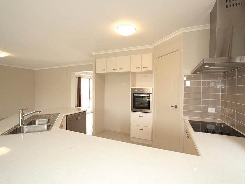 23 Sommariva Street, Westbrook QLD 4350