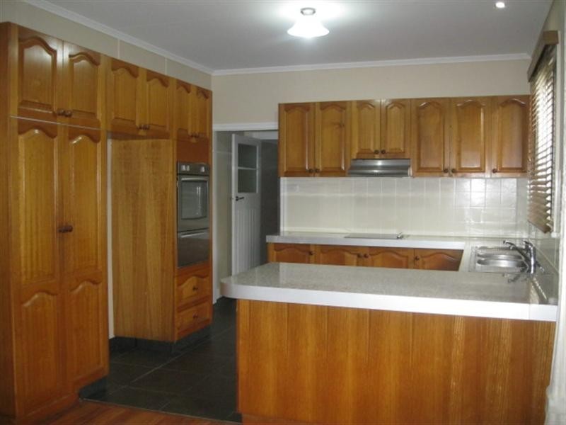 42 Llewellyn Street, Centenary Heights QLD 4350