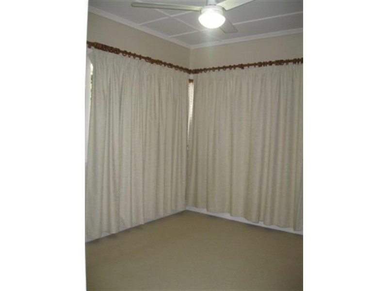 42 Llewellyn Street, Centenary Heights QLD 4350