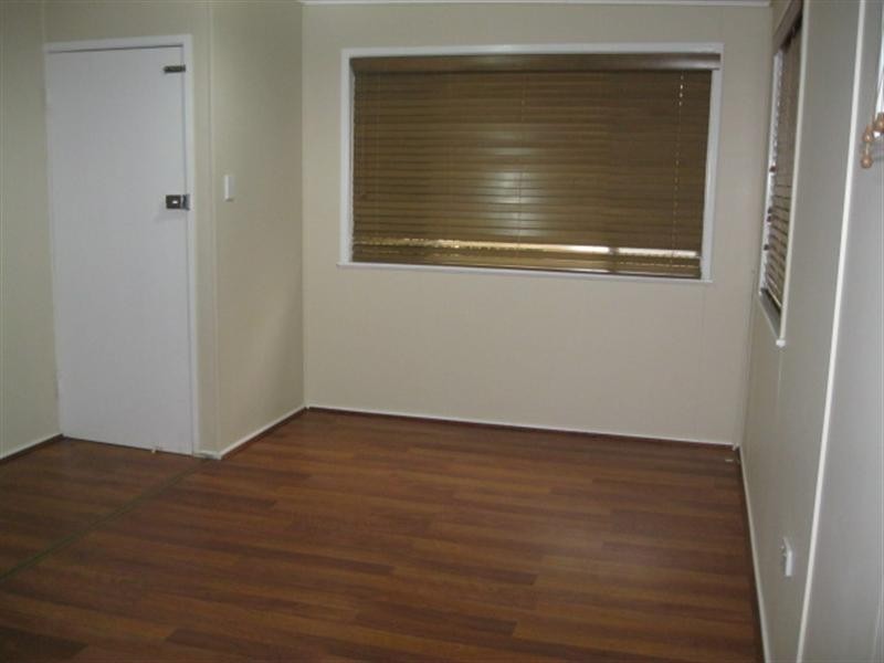 42 Llewellyn Street, Centenary Heights QLD 4350