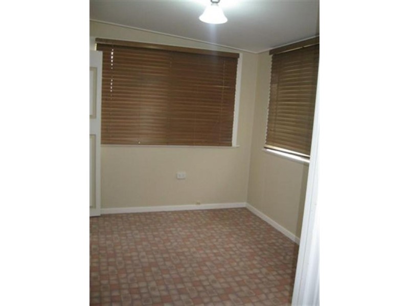 42 Llewellyn Street, Centenary Heights QLD 4350