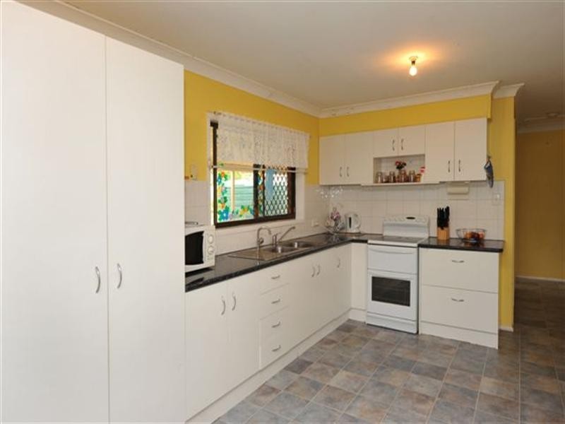 27 Graman Street, Kingsthorpe QLD 4400