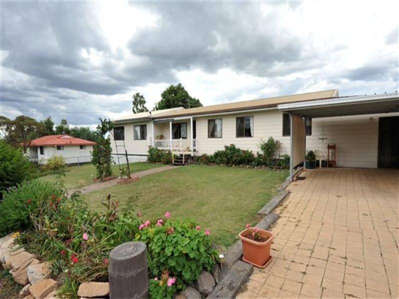 27 Graman Street, Kingsthorpe QLD 4400
