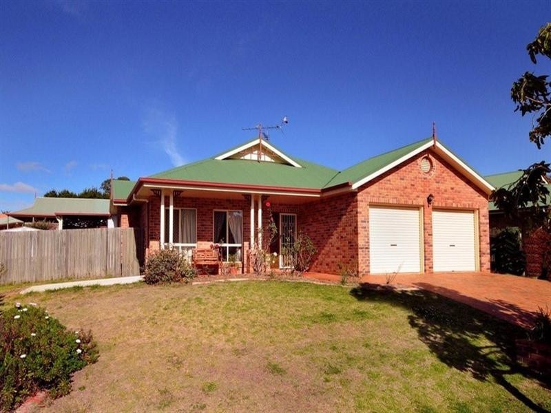 54 Bouganvillea Drive, Middle Ridge QLD 4350