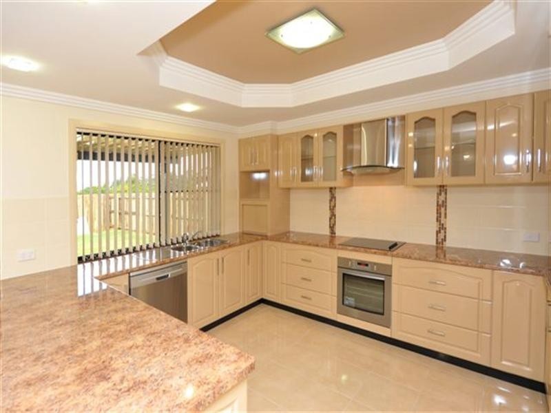 8 Graves Drive, Kearneys Spring QLD 4350