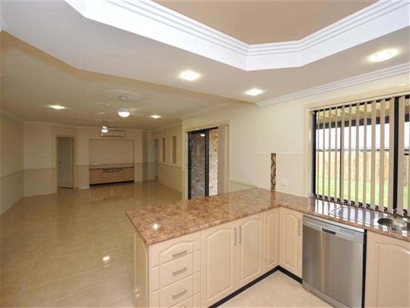 8 Graves Drive, Kearneys Spring QLD 4350