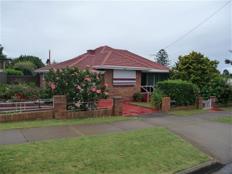 21 Drayton Road, Harristown QLD 4350