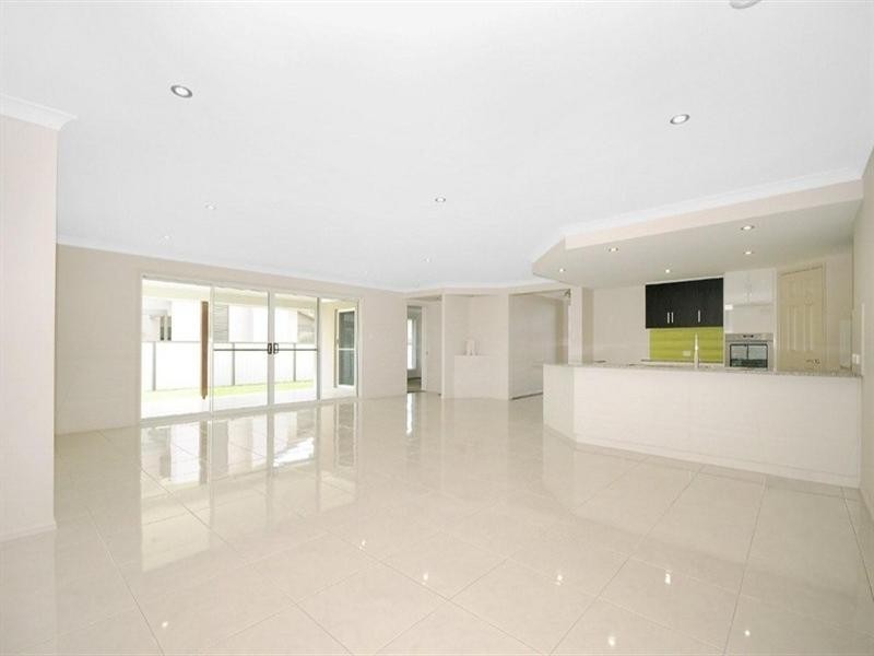 63 Wood Drive, Middle Ridge QLD 4350