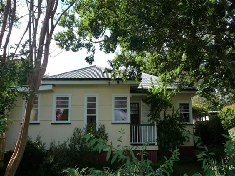 27 Geoffrey Street, Mount Lofty QLD 4350