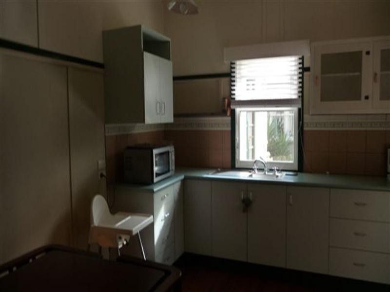 27 Geoffrey Street, Mount Lofty QLD 4350