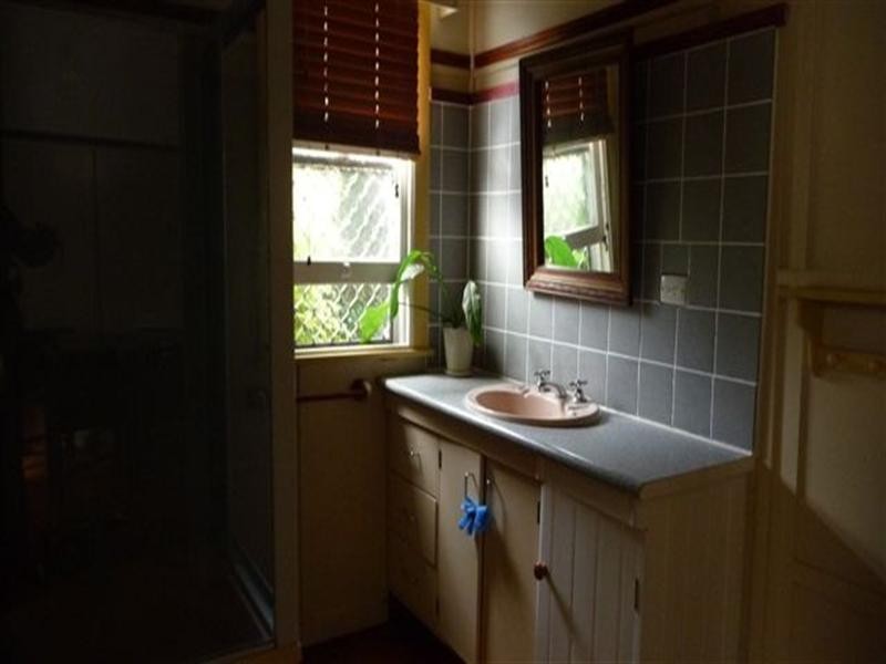 27 Geoffrey Street, Mount Lofty QLD 4350