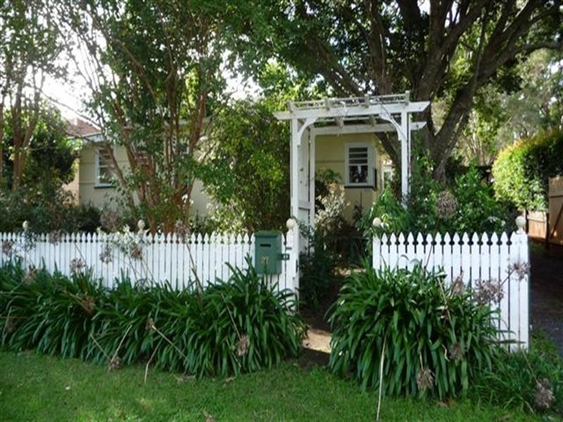 27 Geoffrey Street, Mount Lofty QLD 4350