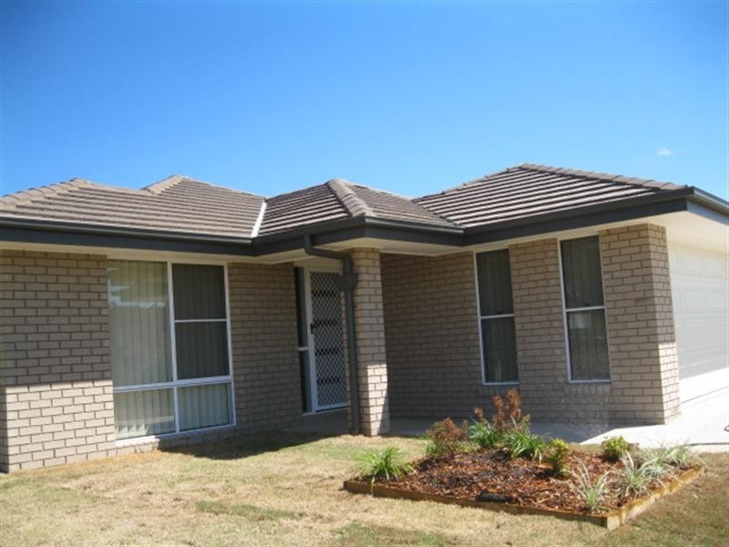 12 Rosella Gardens Drive, Meringandan West QLD 4352