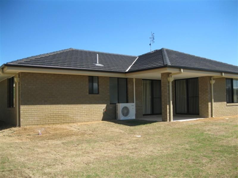 12 Rosella Gardens Drive, Meringandan West QLD 4352
