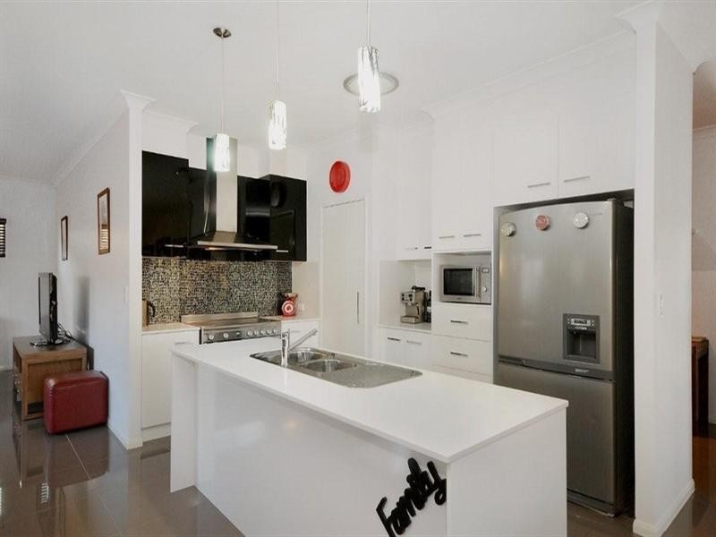 3 Greenway Close, Middle Ridge QLD 4350