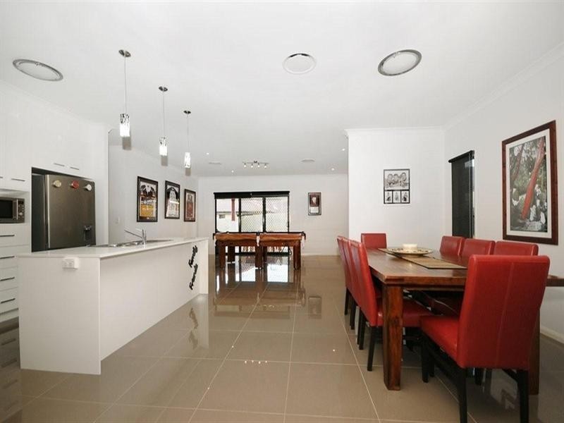 3 Greenway Close, Middle Ridge QLD 4350