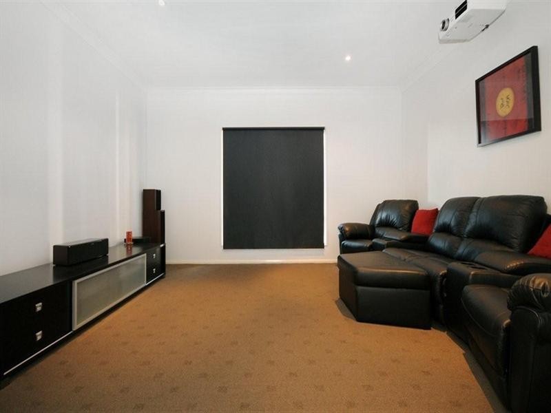 3 Greenway Close, Middle Ridge QLD 4350