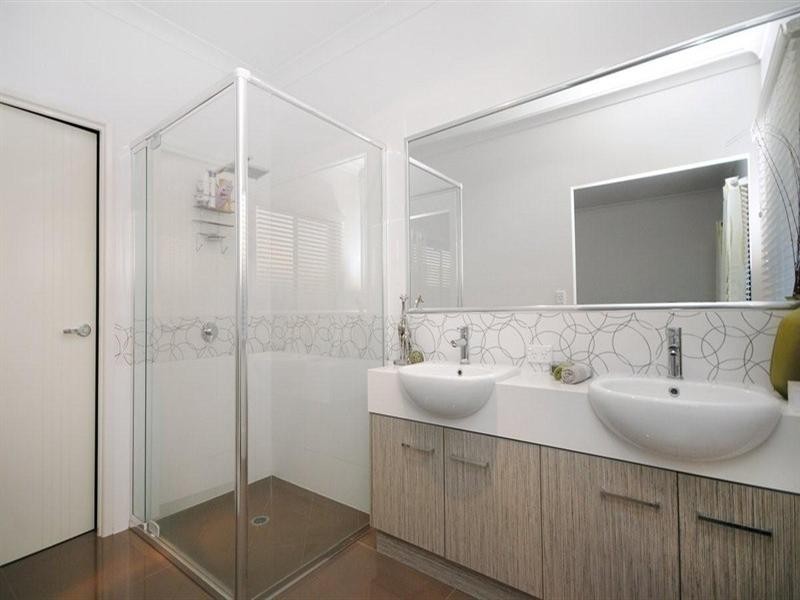 3 Greenway Close, Middle Ridge QLD 4350