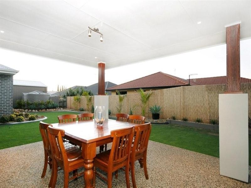 3 Greenway Close, Middle Ridge QLD 4350