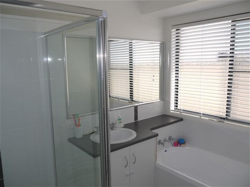 18 Wellington Street, Wyreema QLD 4352