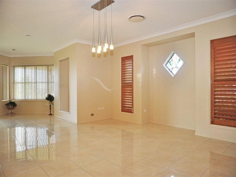 385 Mackenzie Street, Middle Ridge QLD 4350