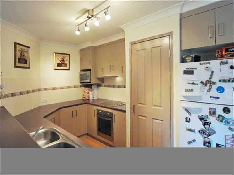 19 East Street, Kingsthorpe QLD 4400