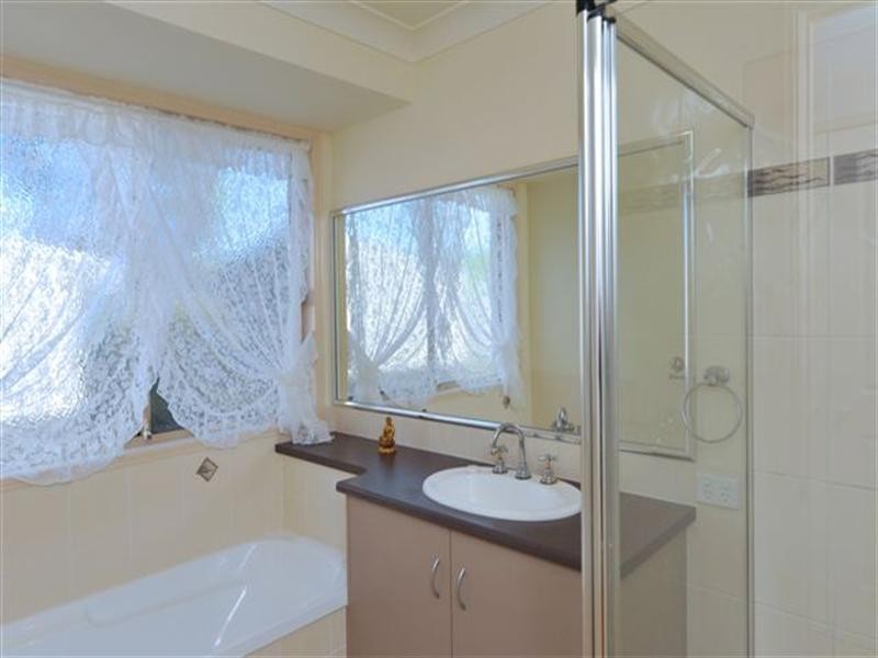 19 East Street, Kingsthorpe QLD 4400