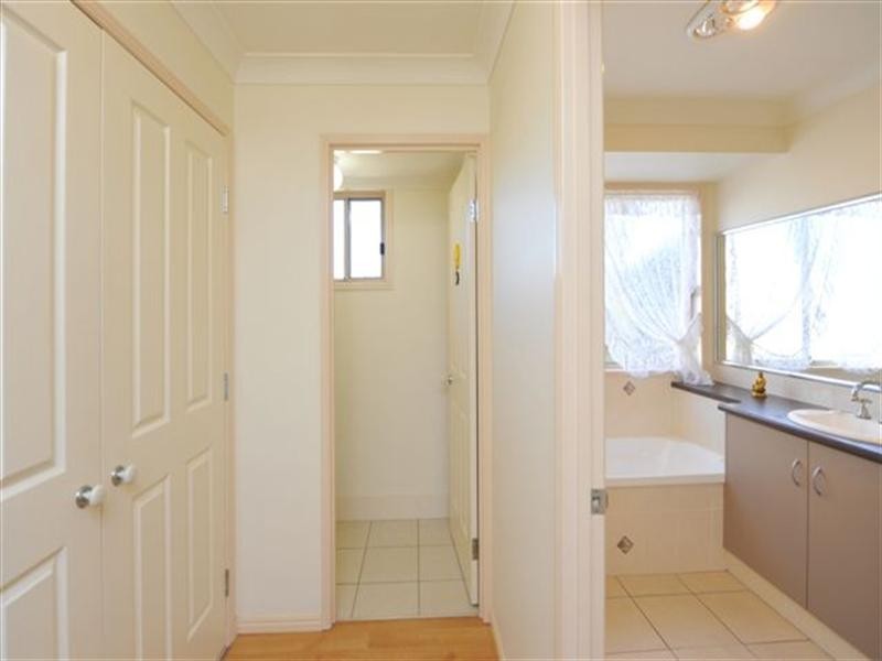 19 East Street, Kingsthorpe QLD 4400