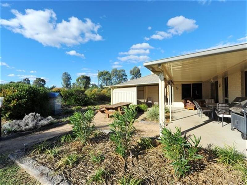 19 East Street, Kingsthorpe QLD 4400