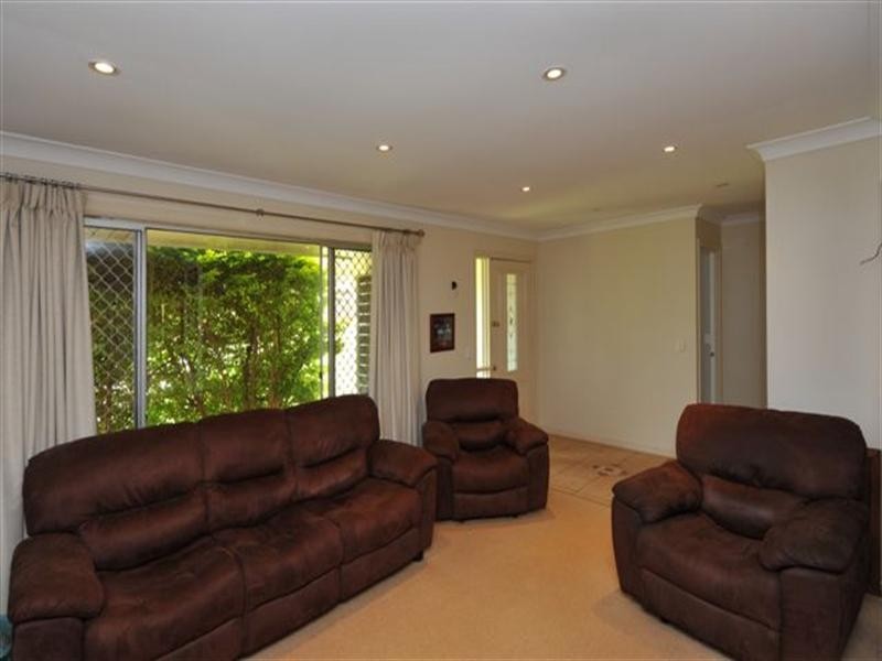 15 Cabarita Crescent, Glenvale QLD 4350