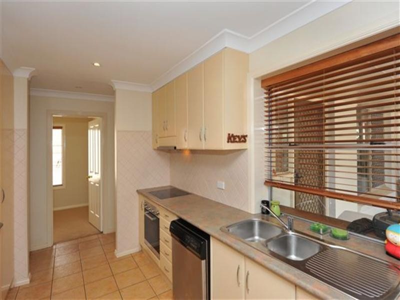 15 Cabarita Crescent, Glenvale QLD 4350