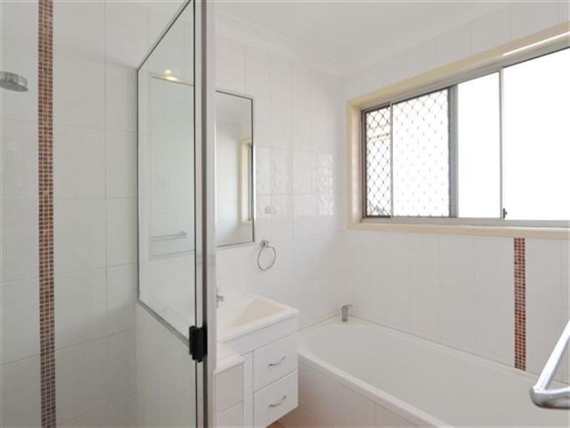 15 Cabarita Crescent, Glenvale QLD 4350