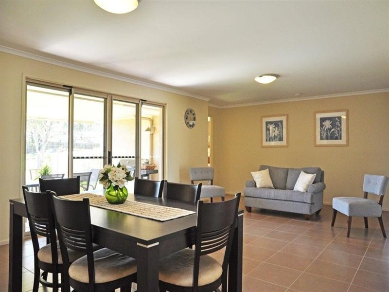 7 Sunset Drive, Glenvale QLD 4350