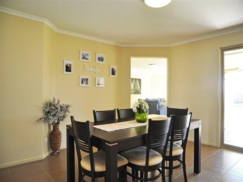 7 Sunset Drive, Glenvale QLD 4350