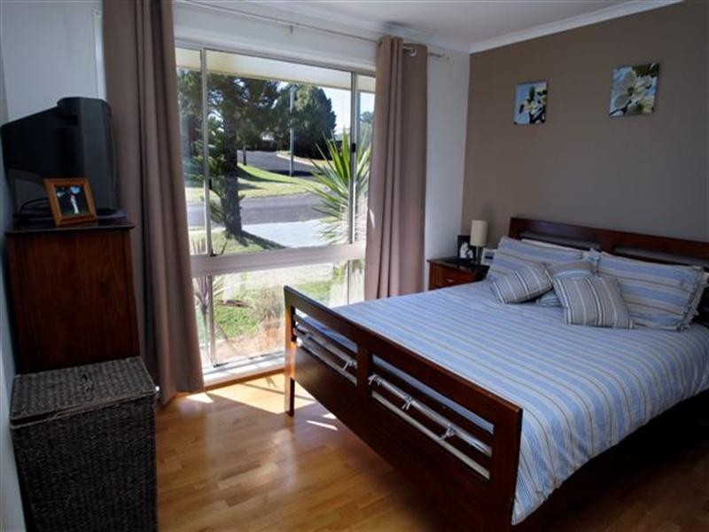 18 Blue Gum Drive, Newtown QLD 4350