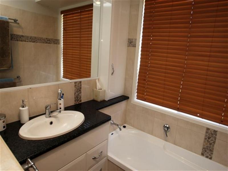 18 Blue Gum Drive, Newtown QLD 4350