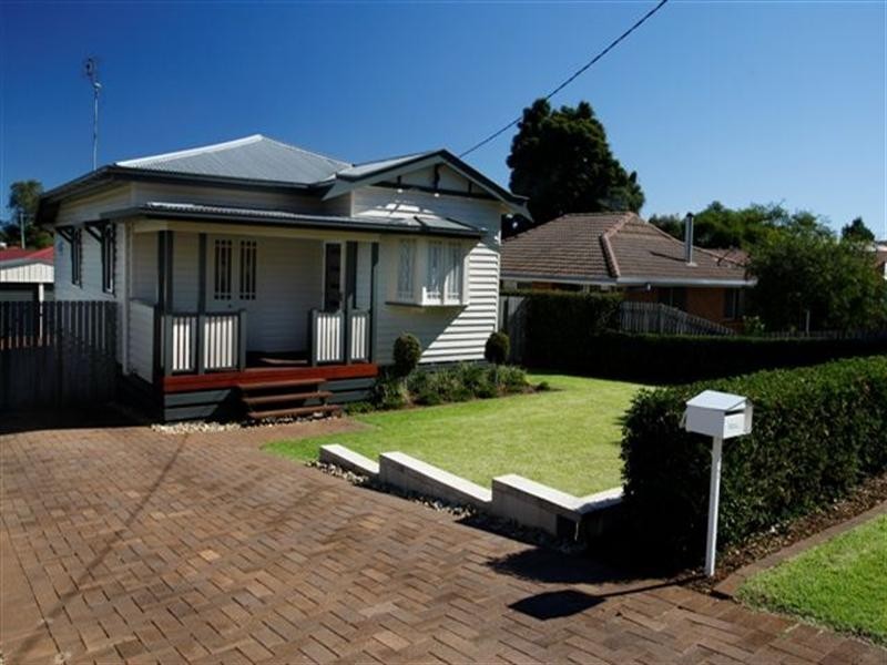 17 Mooney Street, Harlaxton QLD 4350