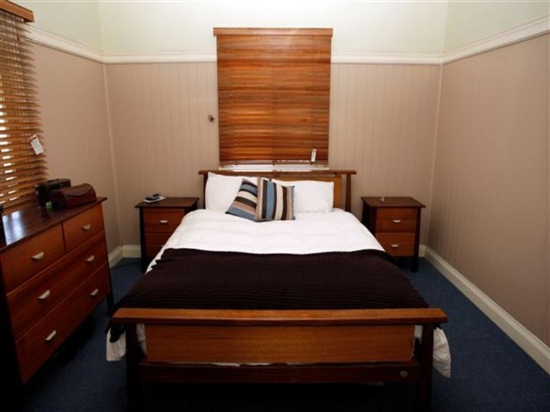 17 Mooney Street, Harlaxton QLD 4350