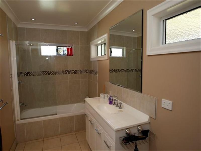 17 Mooney Street, Harlaxton QLD 4350