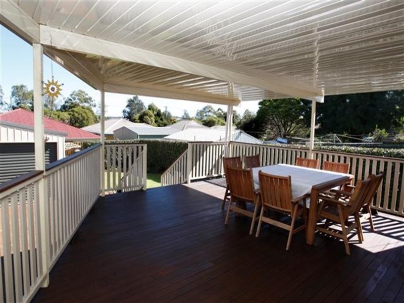 17 Mooney Street, Harlaxton QLD 4350