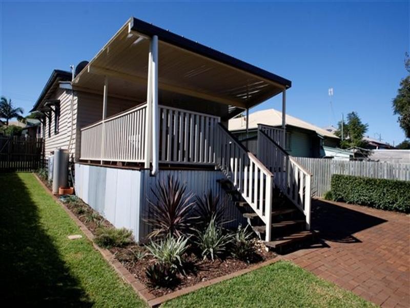 17 Mooney Street, Harlaxton QLD 4350