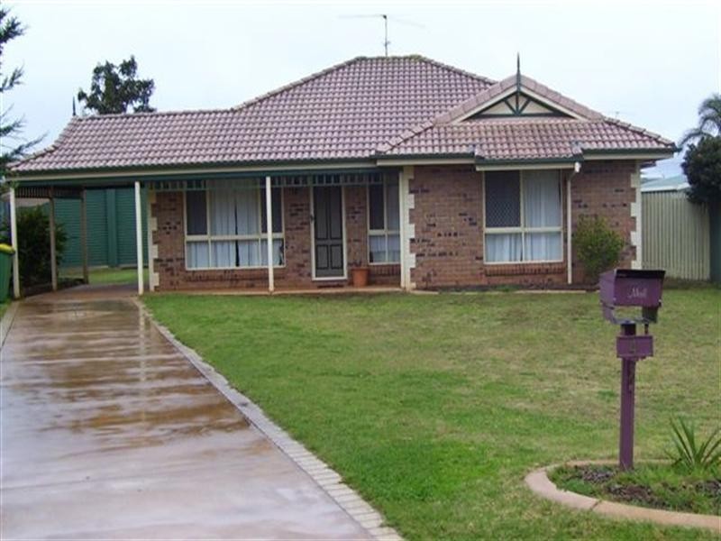 4 Eureka Court, Glenvale QLD 4350