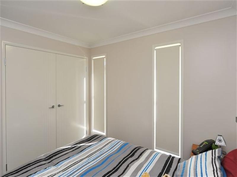 2/52B Llewellyn Street, Centenary Heights QLD 4350