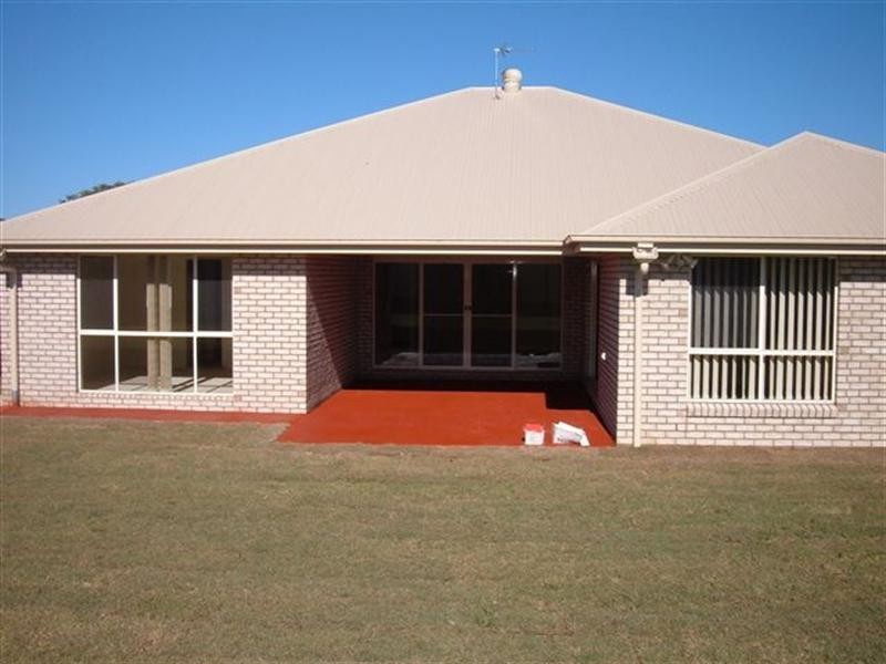8 Kestral Drive, Highfields QLD 4352