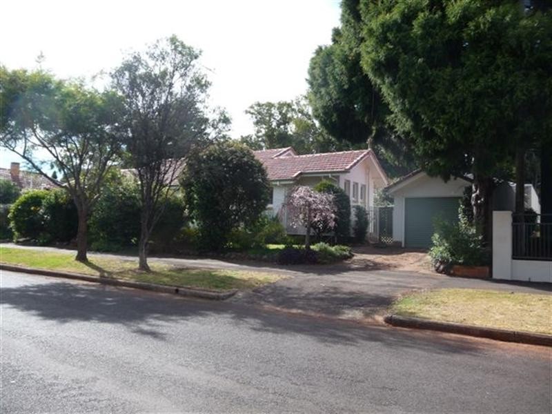 20 Godfrey Street, East Toowoomba QLD 4350